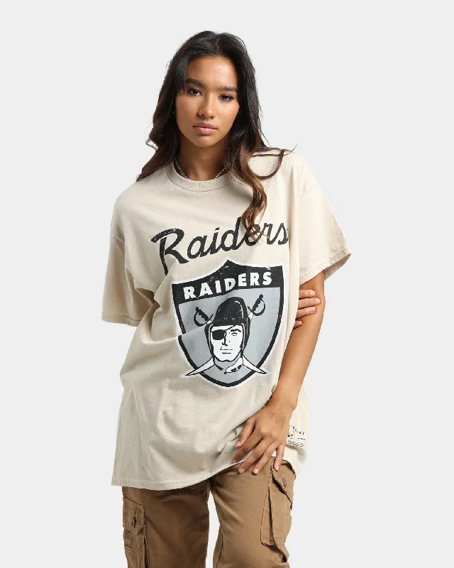 Mitchell & Ness Las Vegas Raiders Sandstone Team Logo T-Shirt Stone-- Spandex Blend Rayon Blend Denim Blend Mitchell & Ness Las Vegas Raiders Sandstone Team Logo T-Shirt Stone-- Spandex Blend Rayon Blend Denim Blend