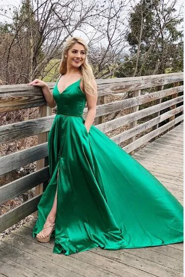 Sexy Open Back Green Prom Party Dress with Slit Side Crew Neckline Sporty