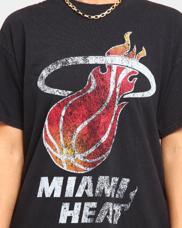 Mitchell & Ness Miami Heat Oversized Logo Short Sleeve T-Shirt Vintage Black