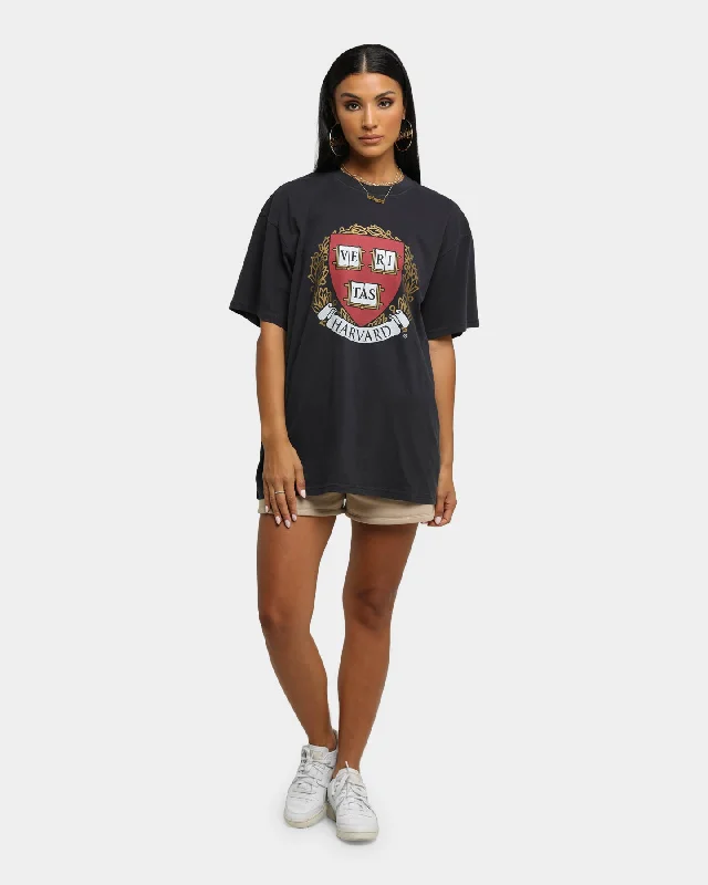 NATIONAL COLLEGIATE ATHLETIC ASSC Harvard University Team Crest Vintage T-Shirt Vintage Black