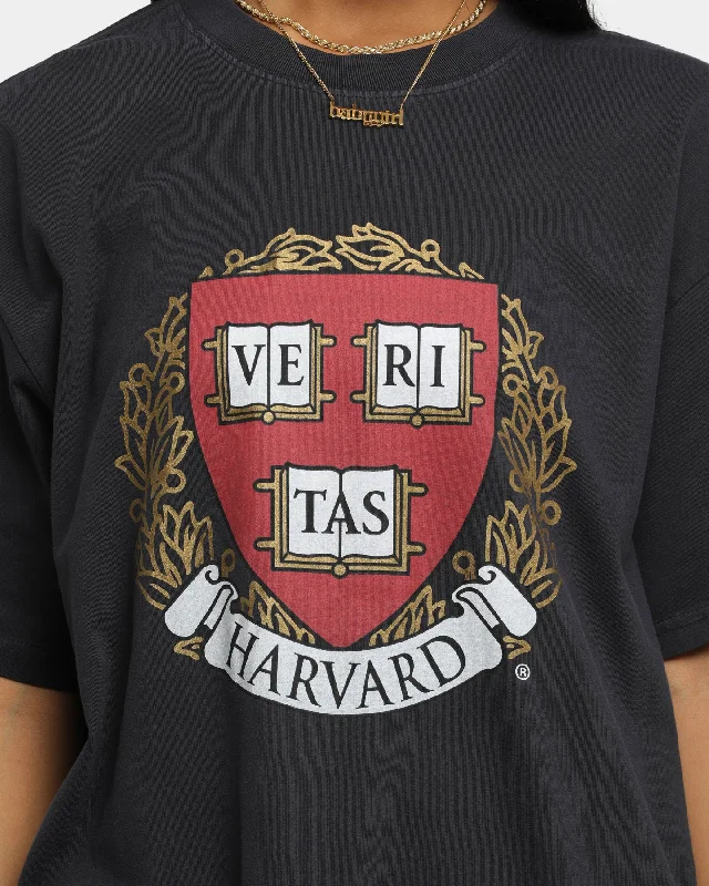 NATIONAL COLLEGIATE ATHLETIC ASSC Harvard University Team Crest Vintage T-Shirt Vintage Black